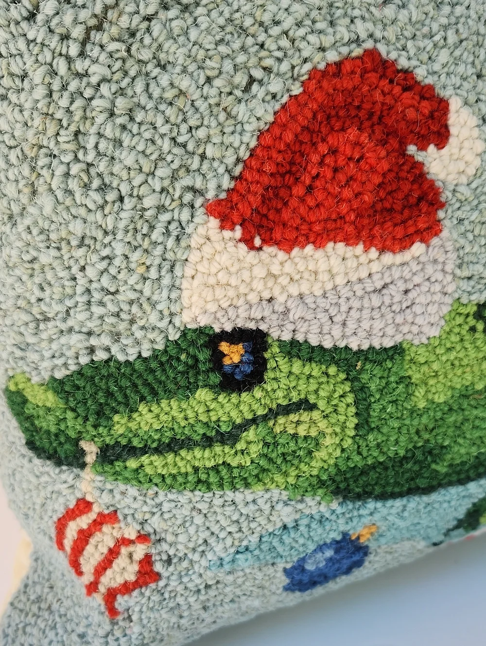 NWT CHRISTMAS TRADITIONS ALLIGATOR THEME WOOL HOOKED THROW PILLOW